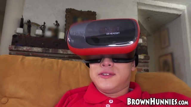 Ebony hottie Anya Ivy screwed by young VR fan