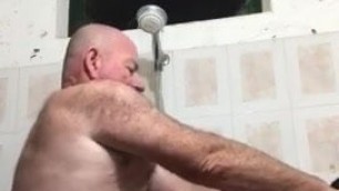 bears washing the chubby ass well