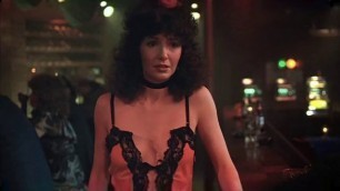 Mary Steenburgen stripped in public