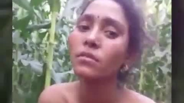 Desi girlfriend boyfriend boobs pressing outdoor DesiVdo.Com - The Best Free Indian Porn Site