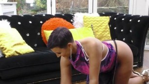 Mature modern mom with amazing ass and tits